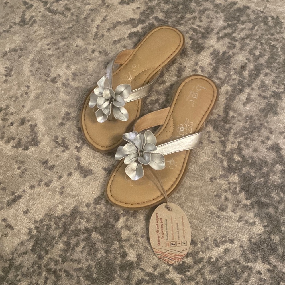 BOC Size 3 Silver Girls Flip Flops
